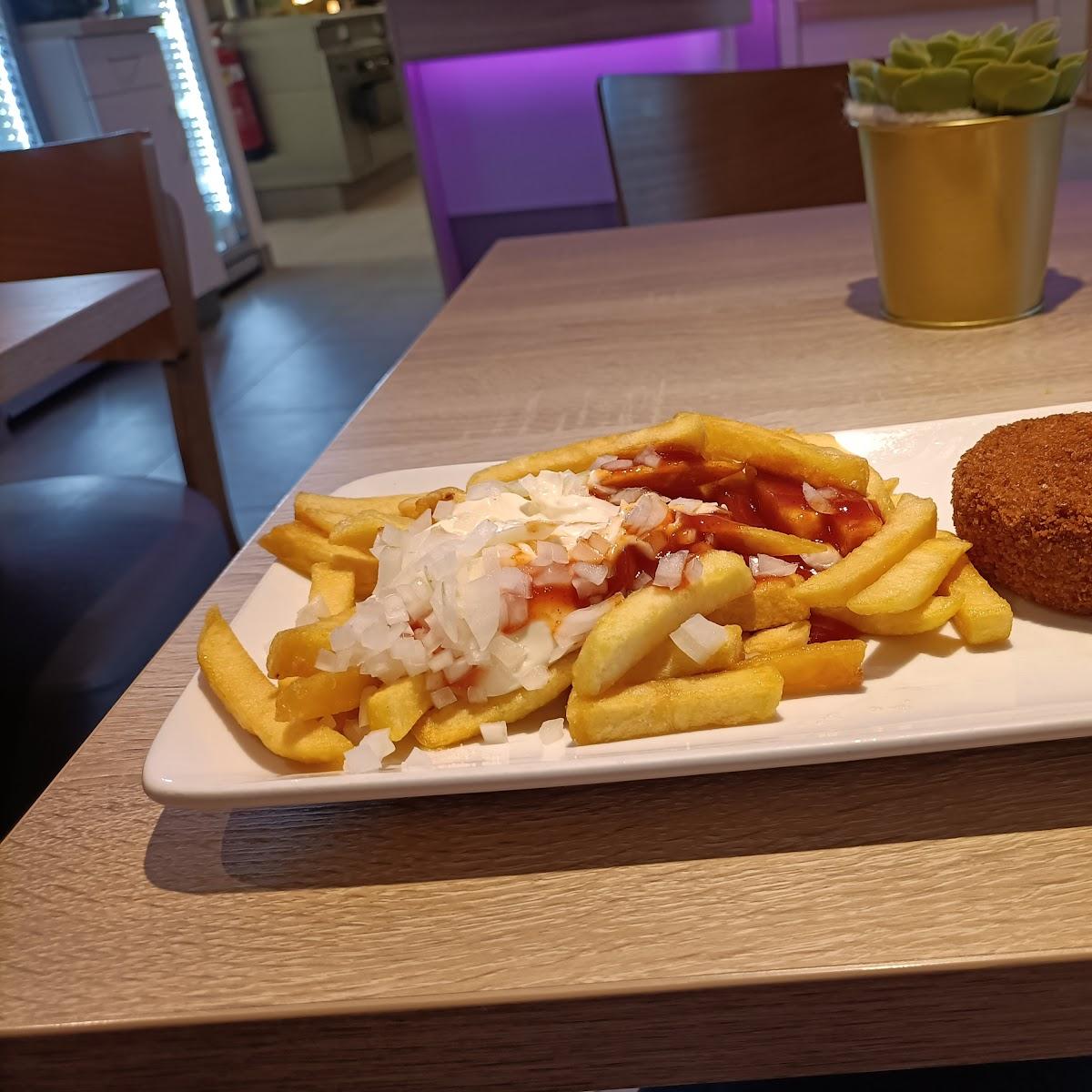 Restaurant "Pikkemaat Imbiss" in Uelsen