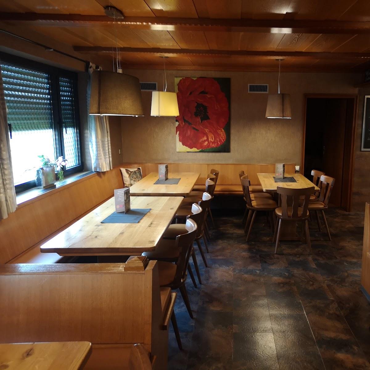 Restaurant "Gasthaus Kreuz Inh. Rainer Heckenberger" in Oberstadion