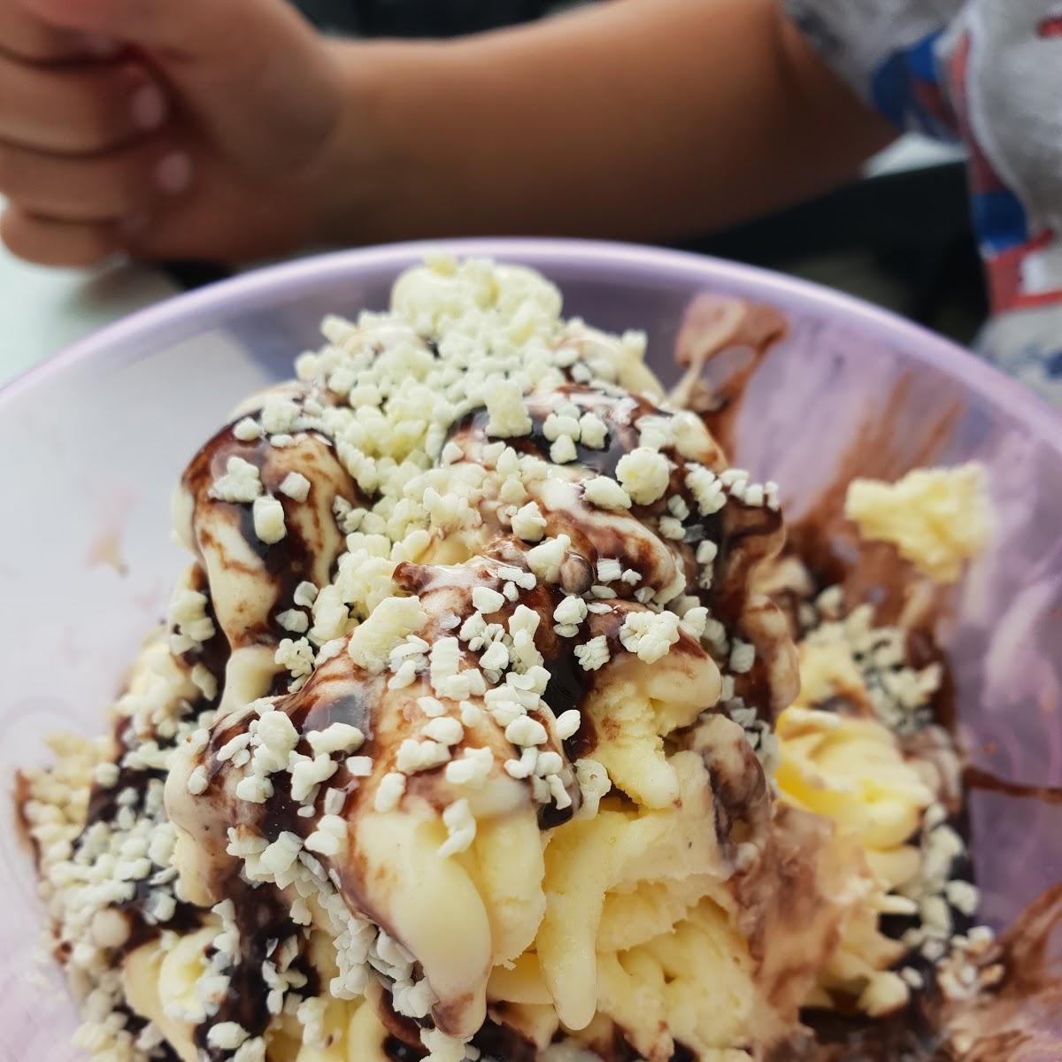 Restaurant "Eis Eck" in  Zetel