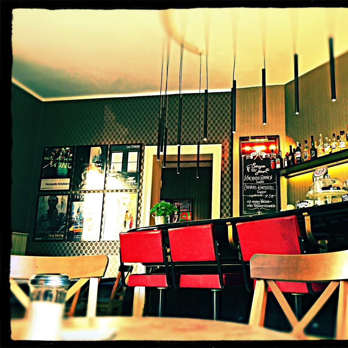 Restaurant "Colonne Morris - Café-Bar im Paulusviertel" in Halle (Saale)