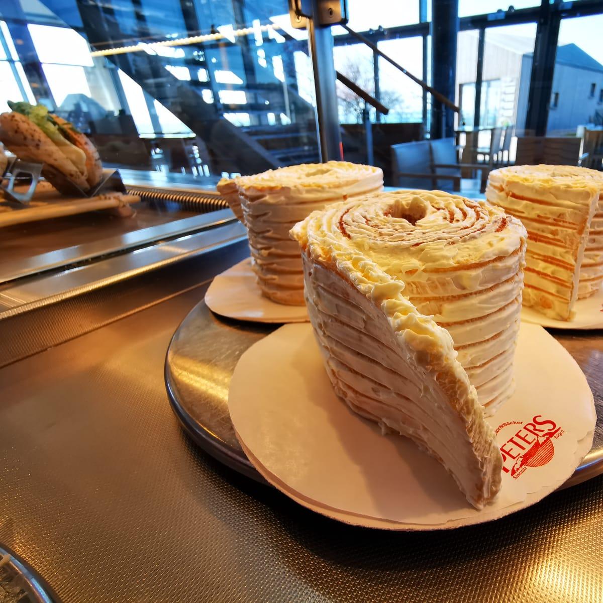 Restaurant "Café Bäckerei Peters Fährhafen Mukran" in Sassnitz