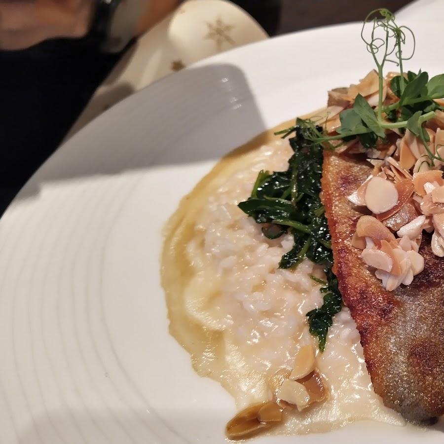 Restaurant "Schloss Laufen am Rheinfall" in Dachsen