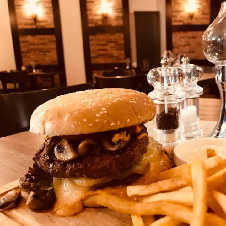 Restaurant "HOTEL DIELE & BISTRO - Balkan und Internationalen Spezialitäten" in Detmold