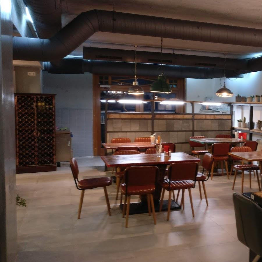 Restaurant "Pizza Manufaktur" in Borchen