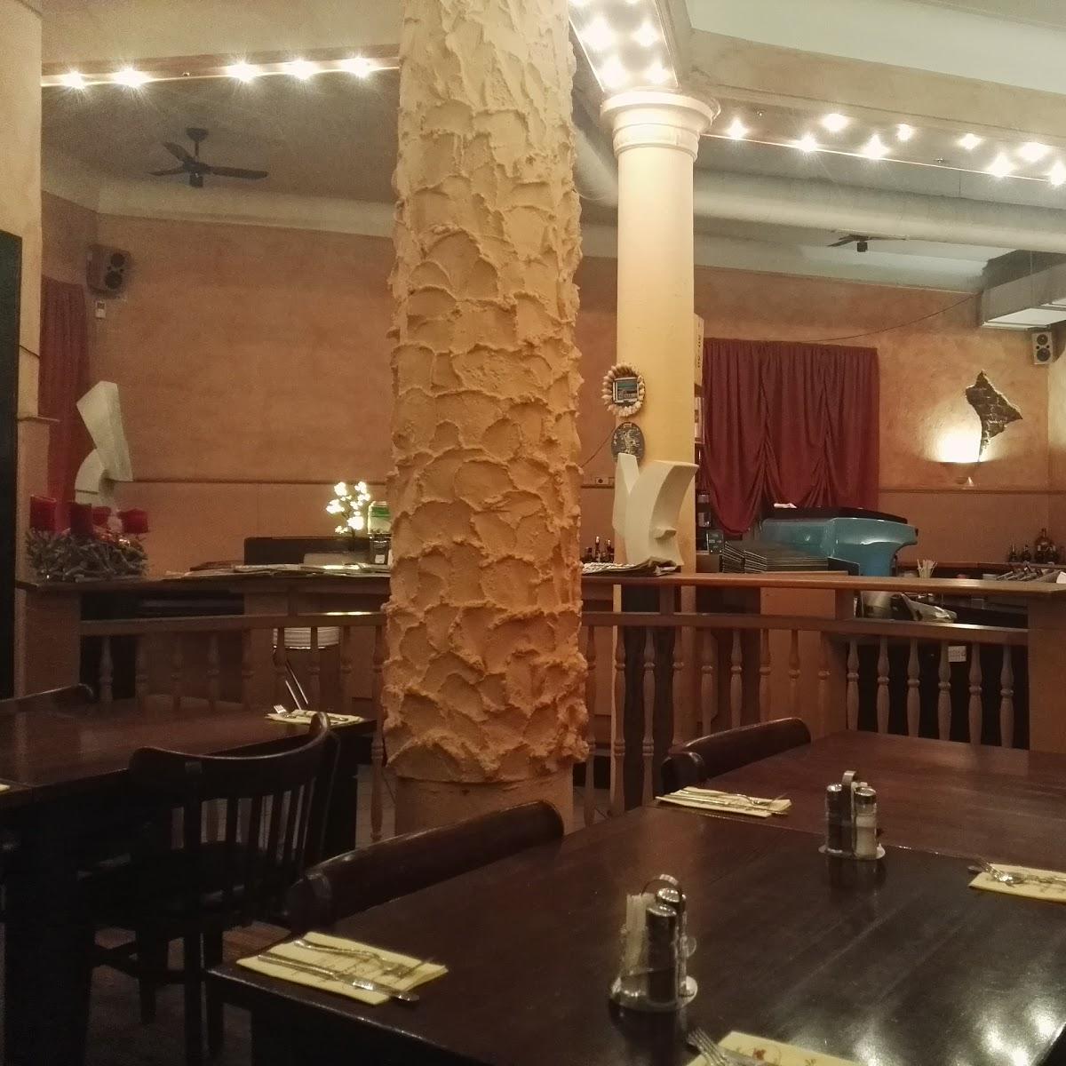 Restaurant "Trattoria Casa Michelangelo - Pizza, Pasta, Antipasti, Fleisch und Fisch Gerichte in  Rath" in Düsseldorf