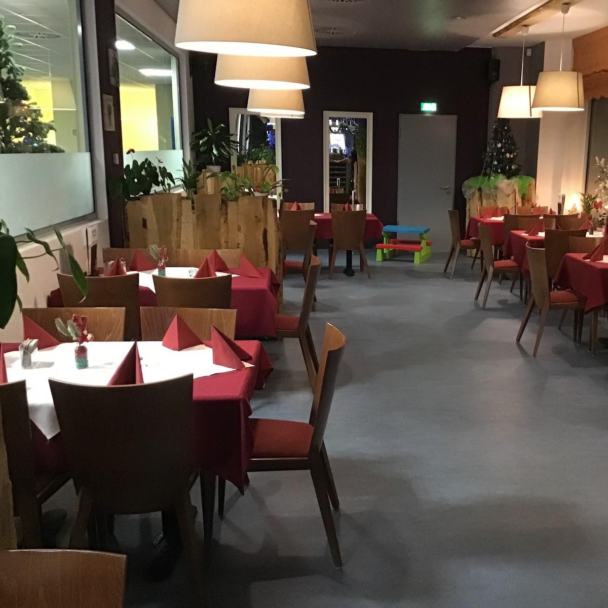 Restaurant "Griechische Restaurants NinePins-Grillhaus" in Schkopau