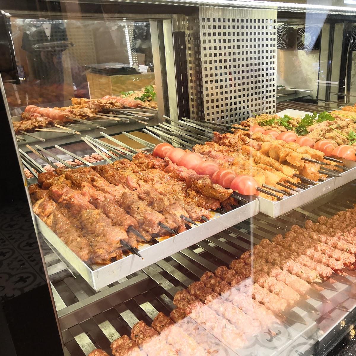 Restaurant "Köz LauRes Cafe & Patisserie & Restaurant" in Braunschweig