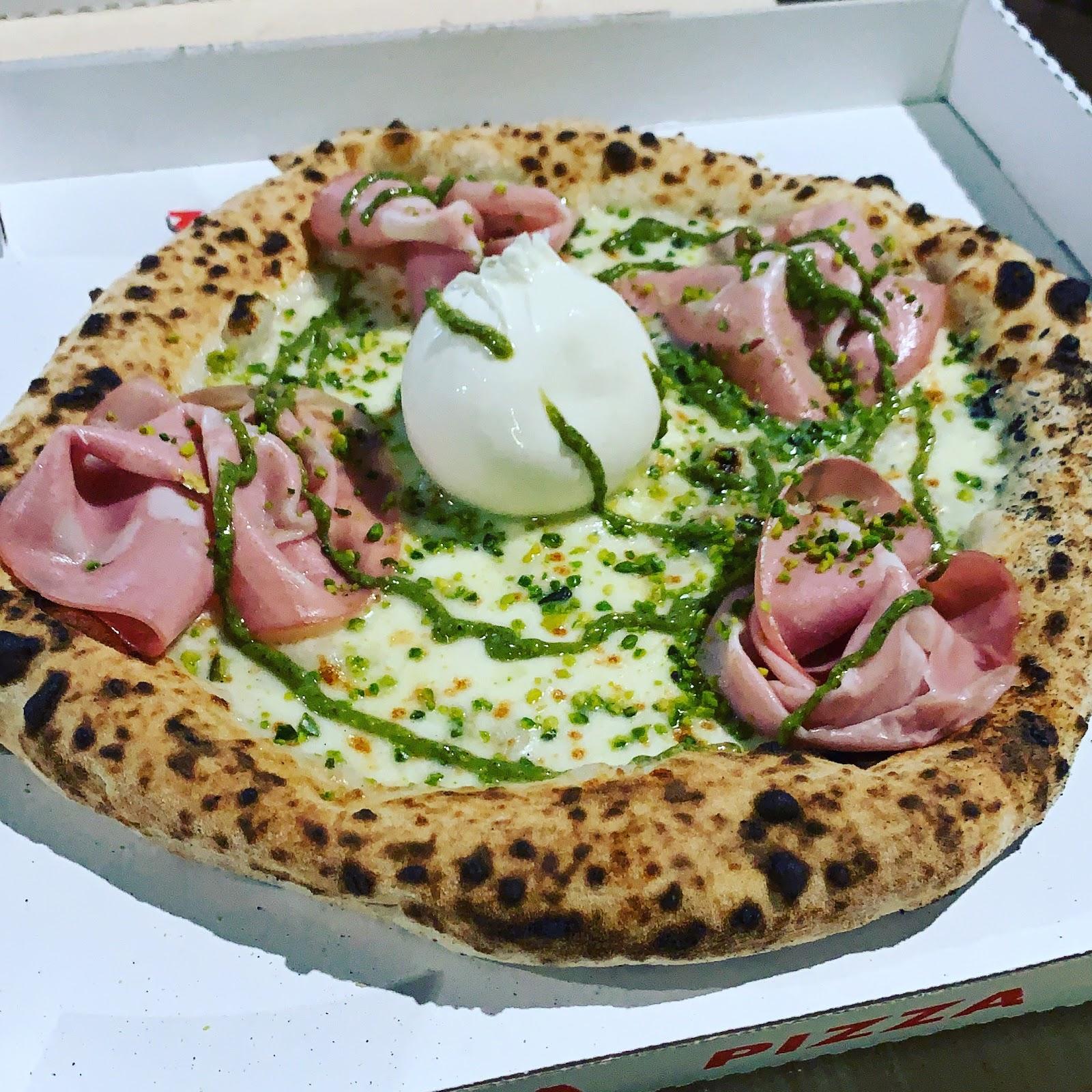 Restaurant "Gambino’s Pizza and highballs" in Berlin