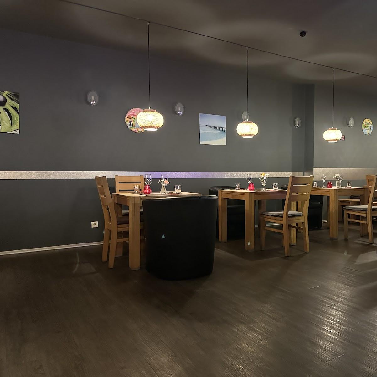 Restaurant "Moon Restaurant" in Altdorf