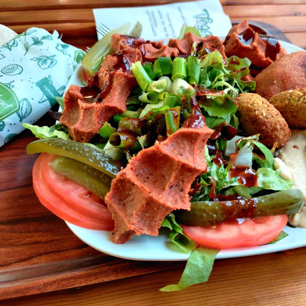 Restaurant "Vegan Land" in Berlin