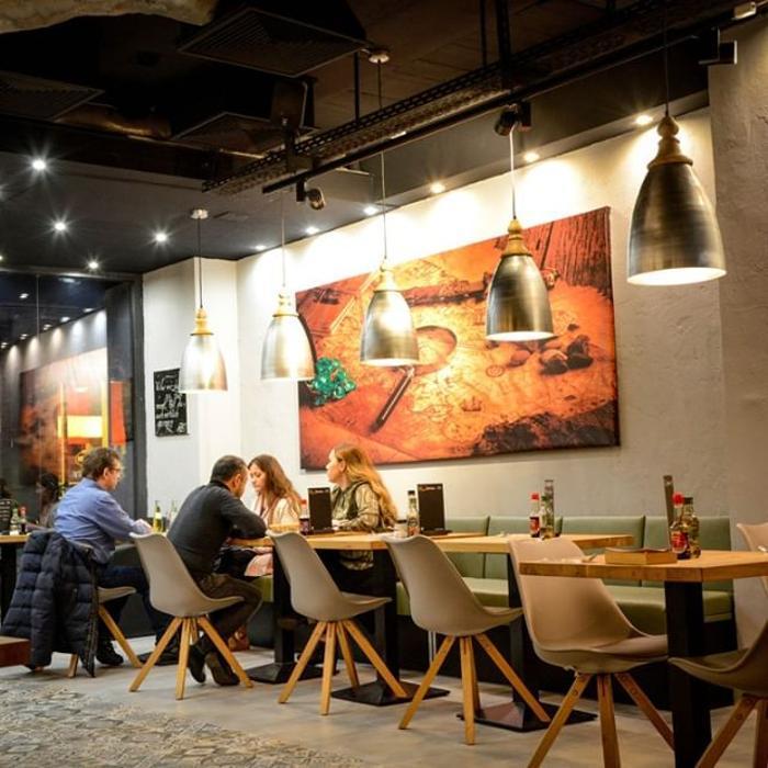 Restaurant "Eat & Read" in Köln