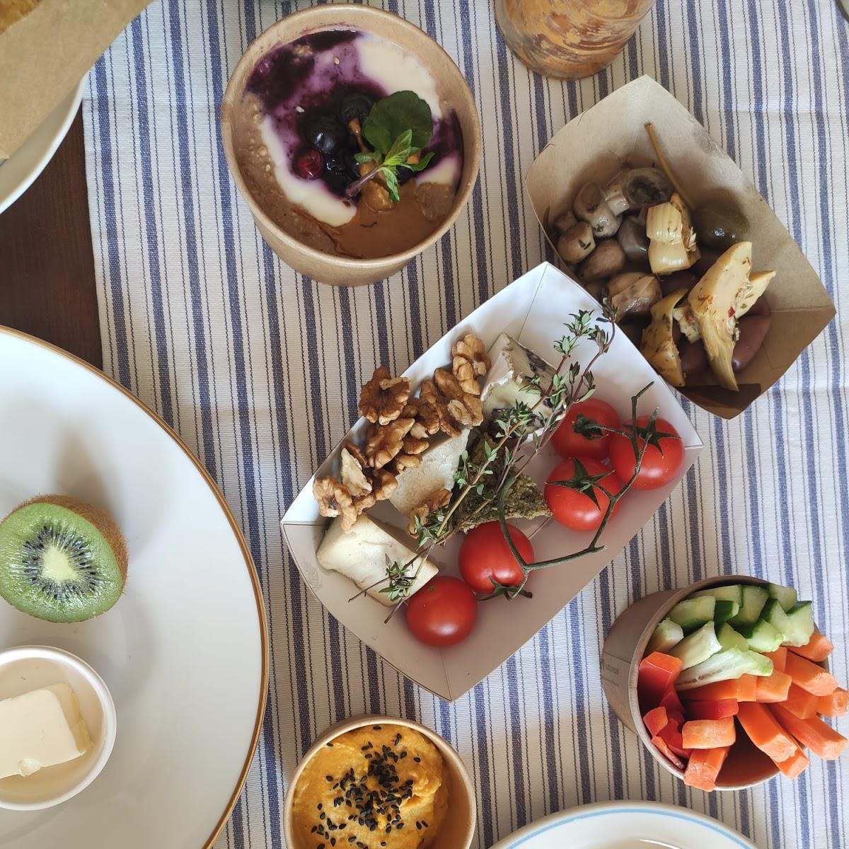 Restaurant "OM NOM NOM I Café & Feinkost" in München