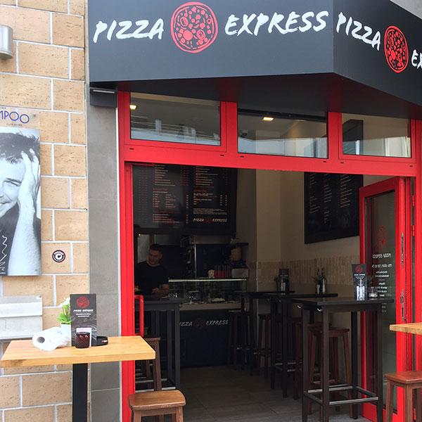 Restaurant "Pizza Express" in Essen