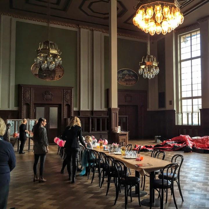 Restaurant "Pizza Hut , HBF" in Leipzig