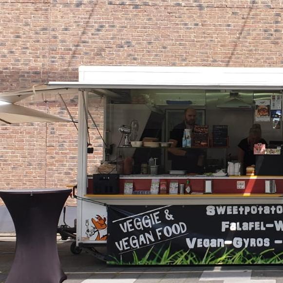 Restaurant "Bi-Bu vegan Mobil Streetfood - Trailer" in Bonn