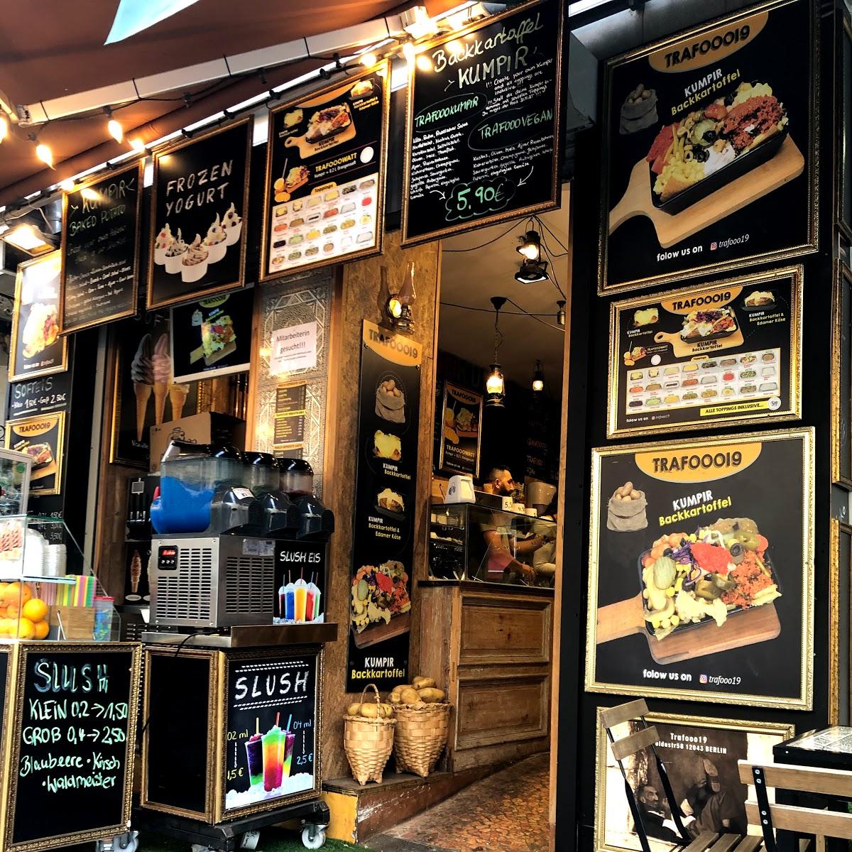 Restaurant "Trafooo19 Kumpir - - Frisch gepresste Säfte" in Berlin