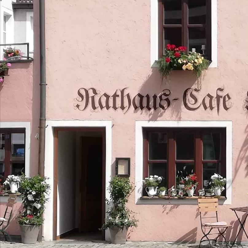 Restaurant "Rathauscafe Rösch" in  Donau
