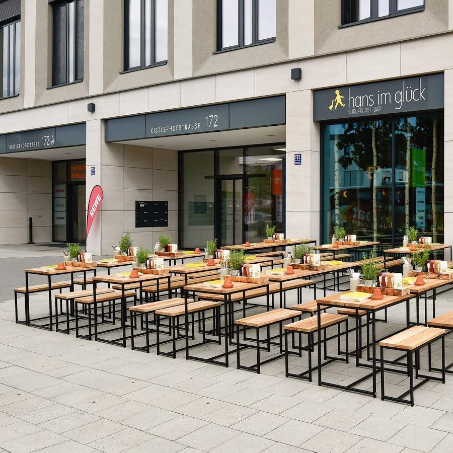 Restaurant "HANS IM GLÜCK Burgergrill & Bar" in München