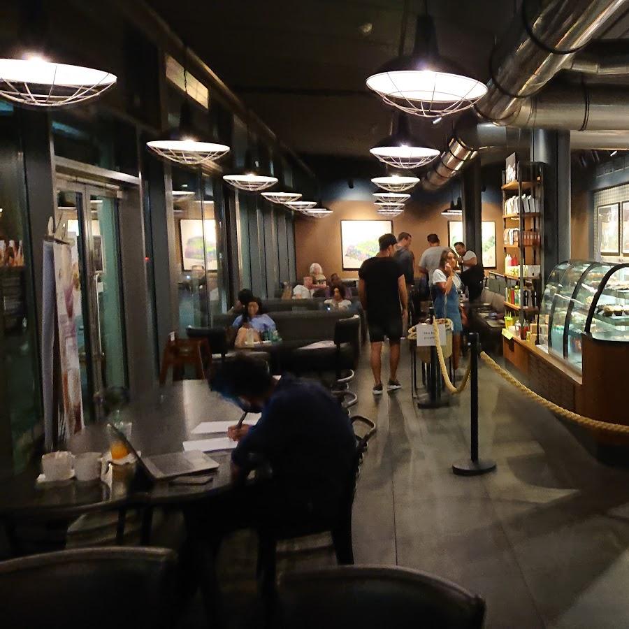 Restaurant "Starbucks" in Köln