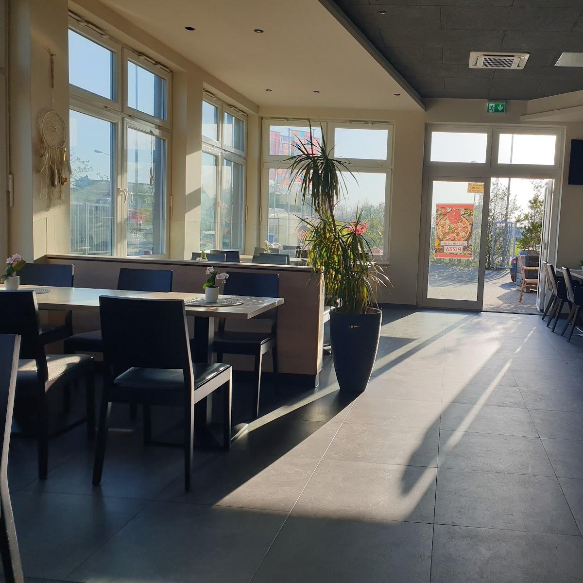 Restaurant "QUUQ" in Asbach