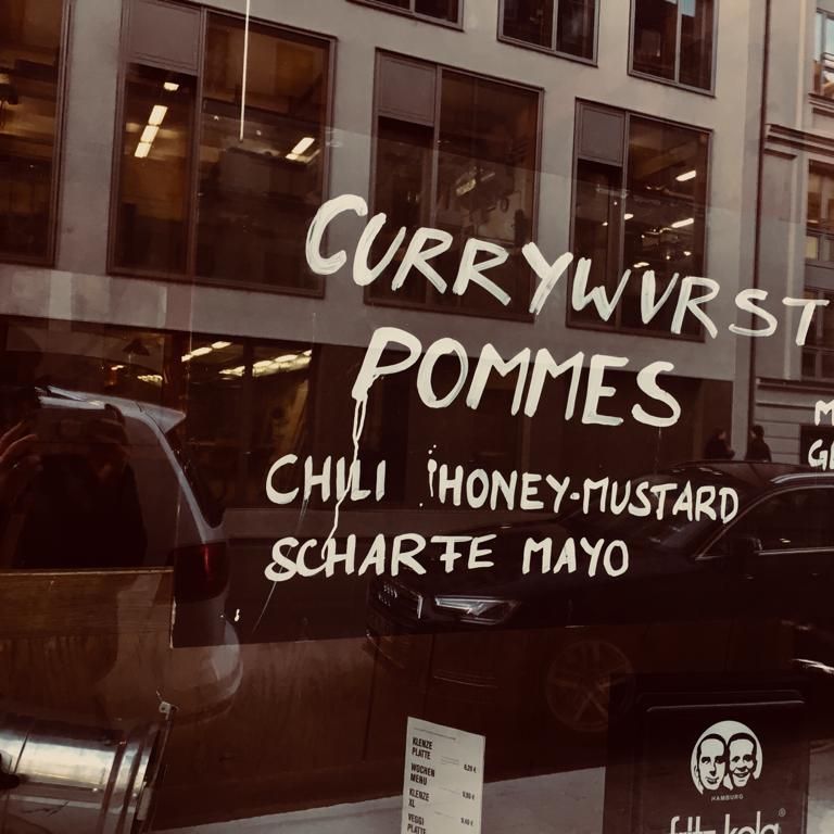 Restaurant "Gute Nacht Wurst - Currywurst + Pommes" in München