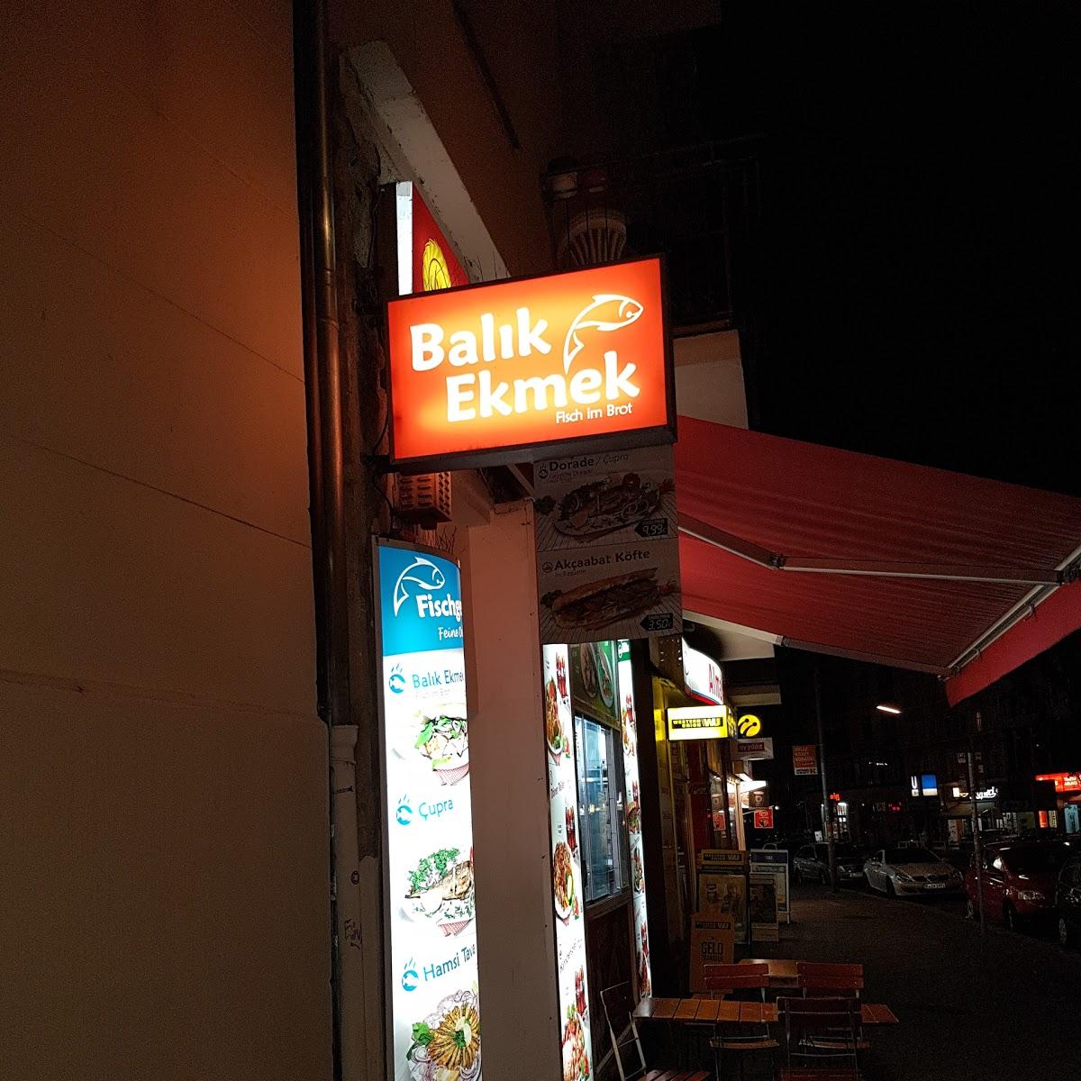 Restaurant "Bistro Mola Chicken Gemüse Kebap und Fisch Gerichte" in Berlin