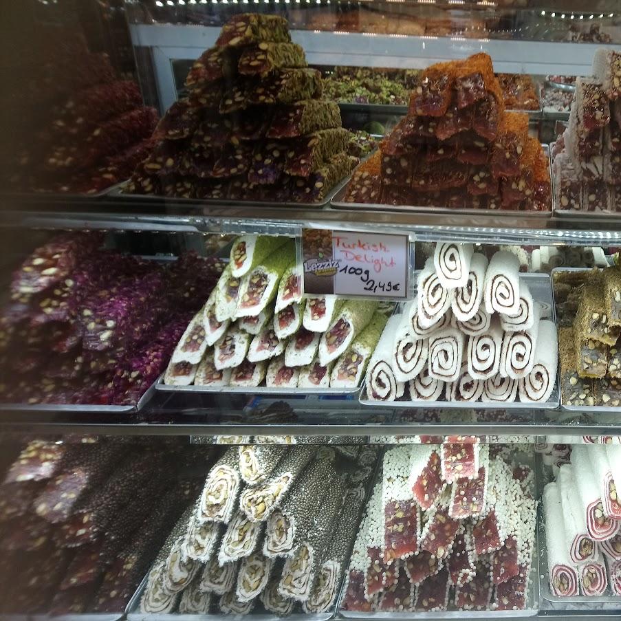 Restaurant "Lezziz Kuruyemis Nussrösterei" in Berlin