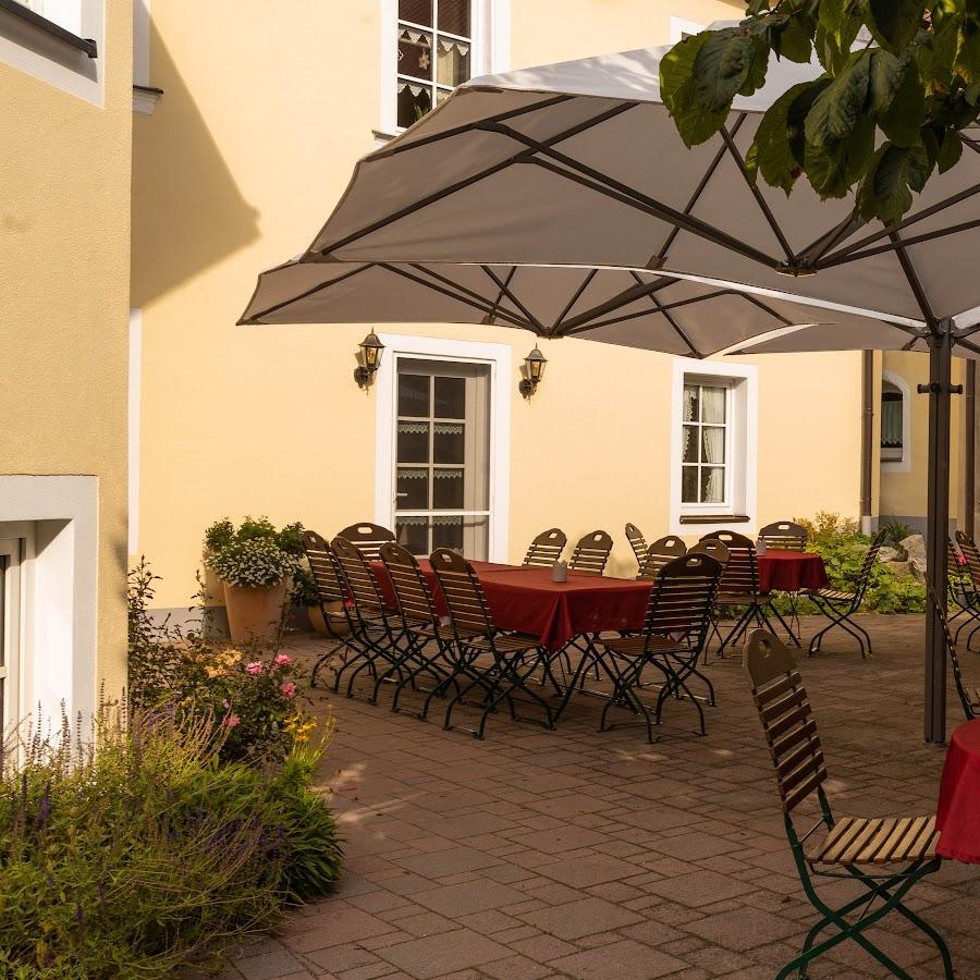 Restaurant "Gasthaus Zum Kouh-Lenzen" in Konnersreuth