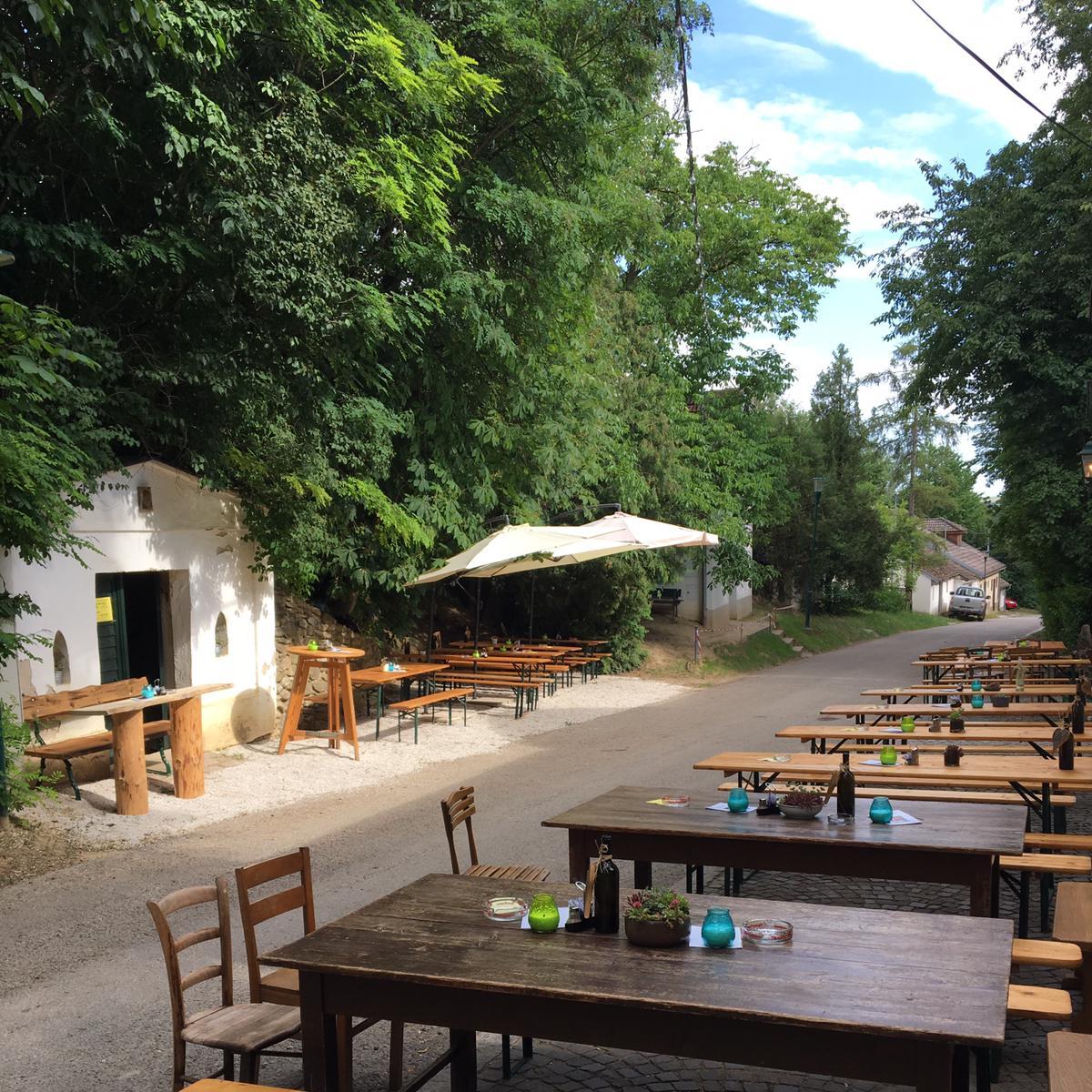 Restaurant "Heuriger Mattes" in Großstelzendorf