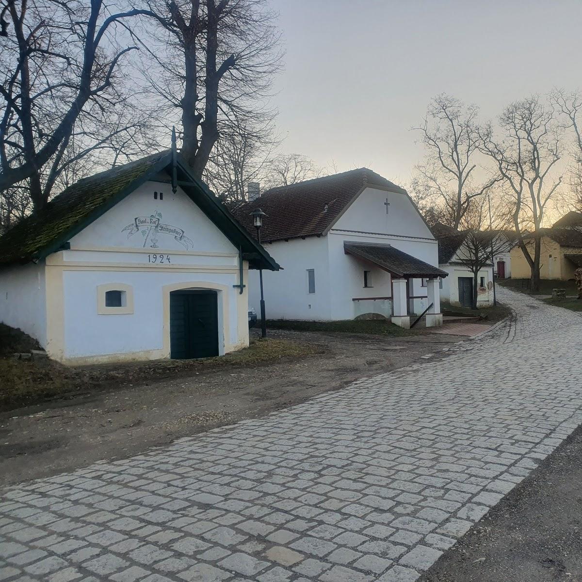 Restaurant "Adventmarkt Loamgrui in Unterstinkenbrunn" in Klement
