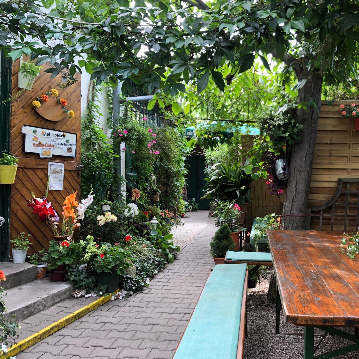 Restaurant "Gewölbeheuriger Fasching" in Retz