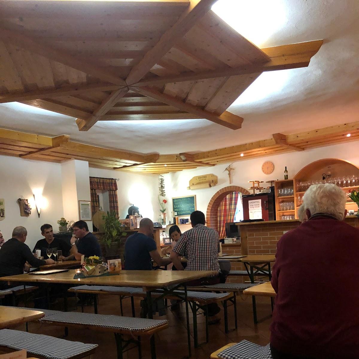 Restaurant "Buschenschank Zöchmeister" in Roseldorf