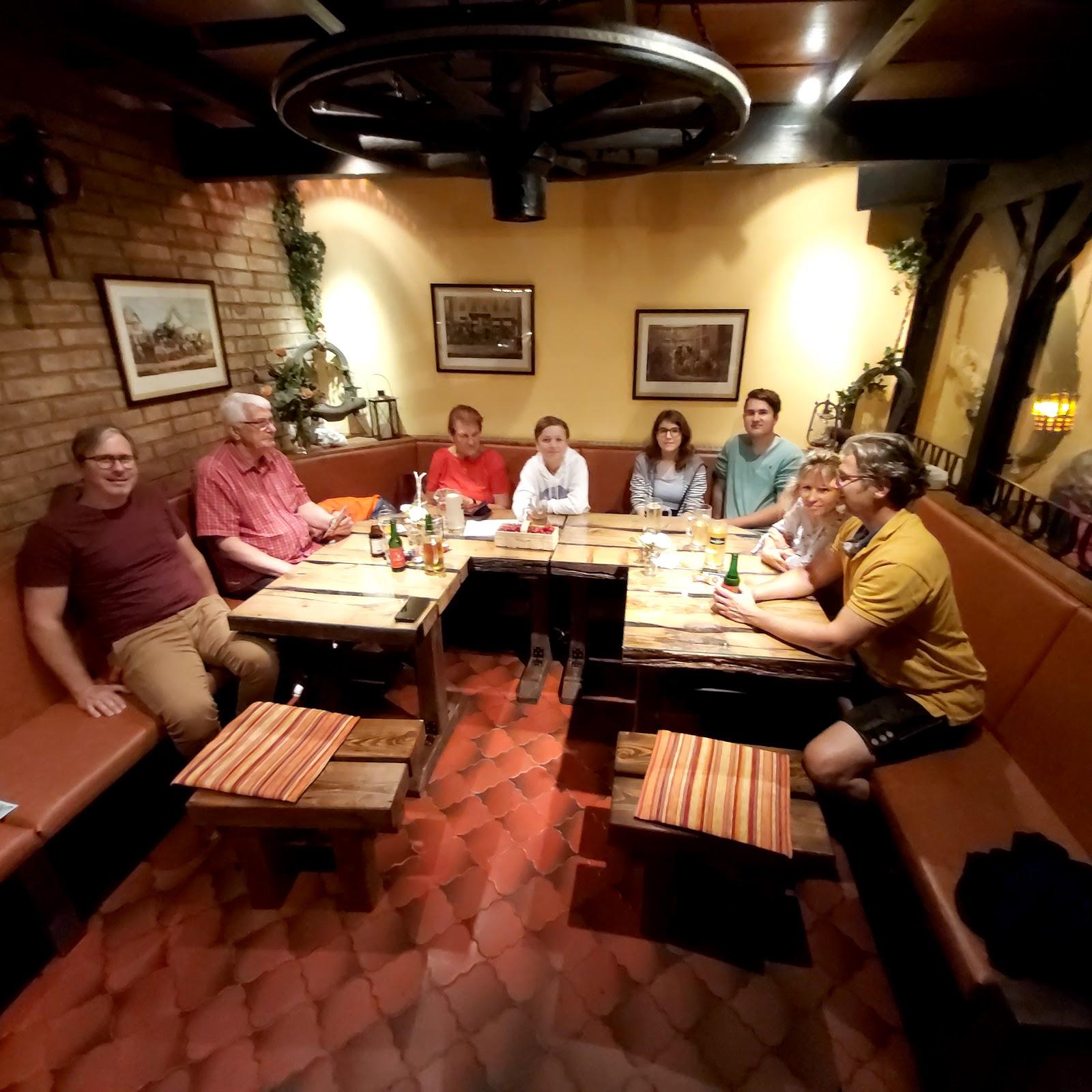 Restaurant "Paddock Heuriger & Eventstadl" in Laa an der Thaya