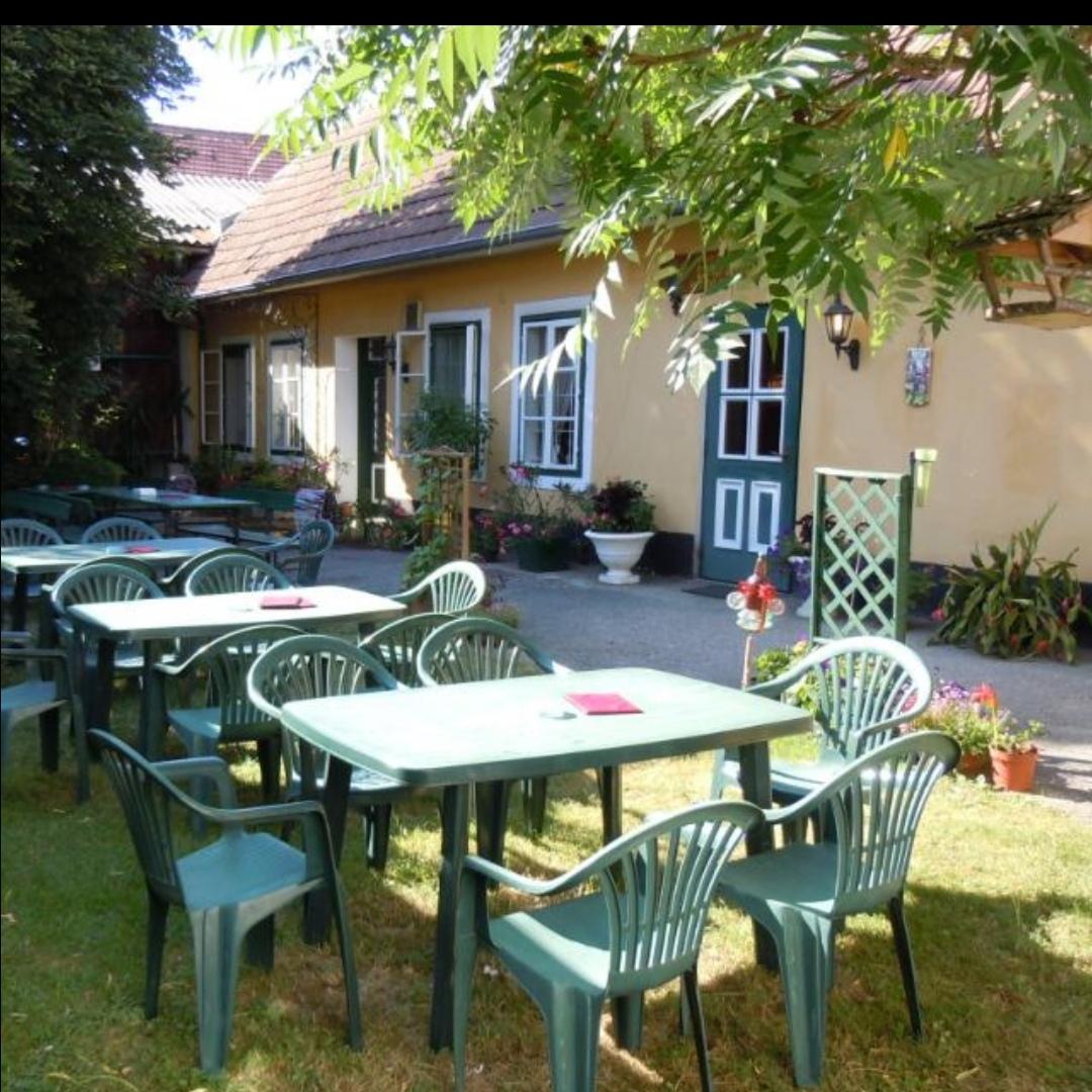 Restaurant "Heuriger Glück" in Pleissing