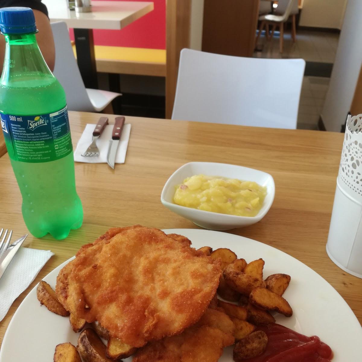 Restaurant "Schnitzelhaus Restaurationsges.m.b.H." in Korneuburg