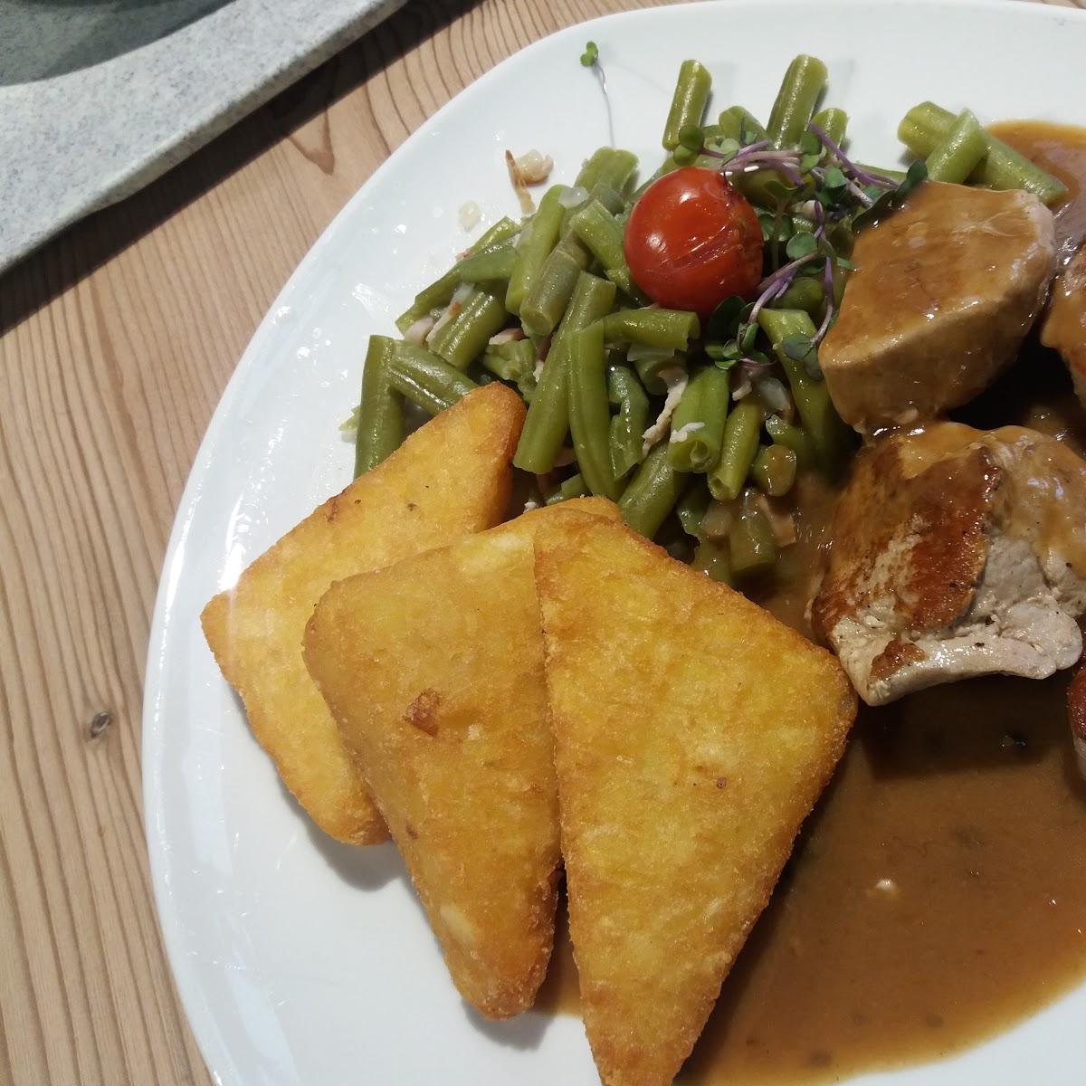 Restaurant "Merkur Restaurant" in Stockerau