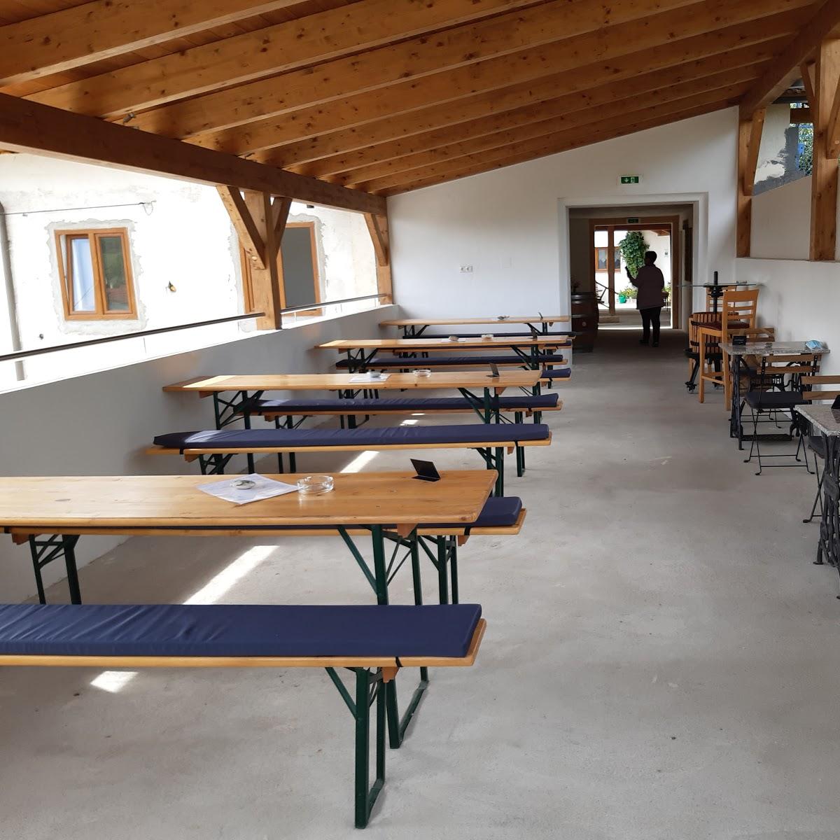 Restaurant "Weinkeller Sporr" in Herrnbaumgarten