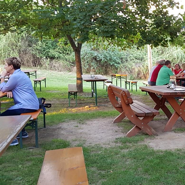 Restaurant "Buschenschank Nossian" in Hohenau an der March