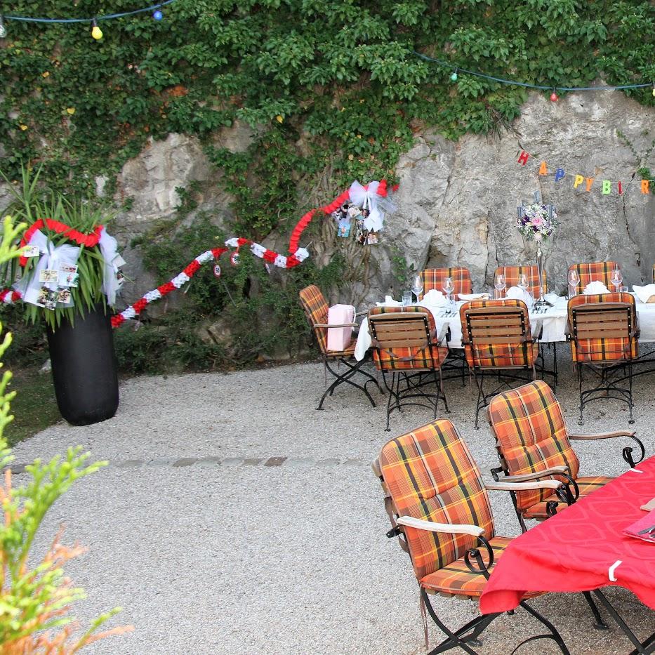 Restaurant "GOLIEGU" in Gießhübl