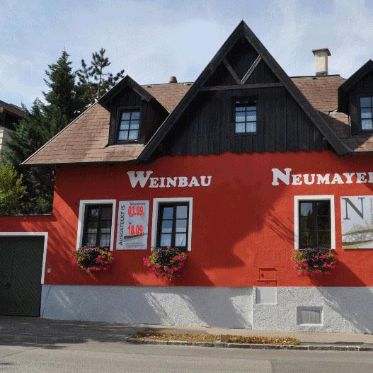 Restaurant "Weinbau & Heuriger Neumayer" in Perchtoldsdorf