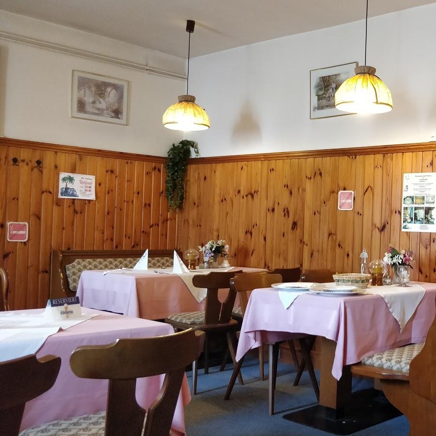 Restaurant "Gasthaus Karl  Zum weissen Rössl " in Schwadorf bei Wien