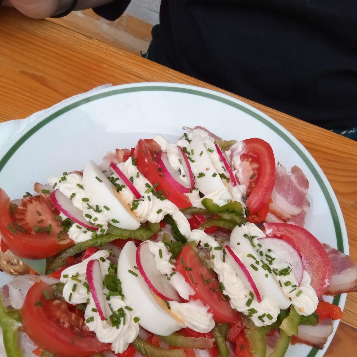 Restaurant "Panoramaheurigen, Fam. Purkarthofer" in Stixneusiedl