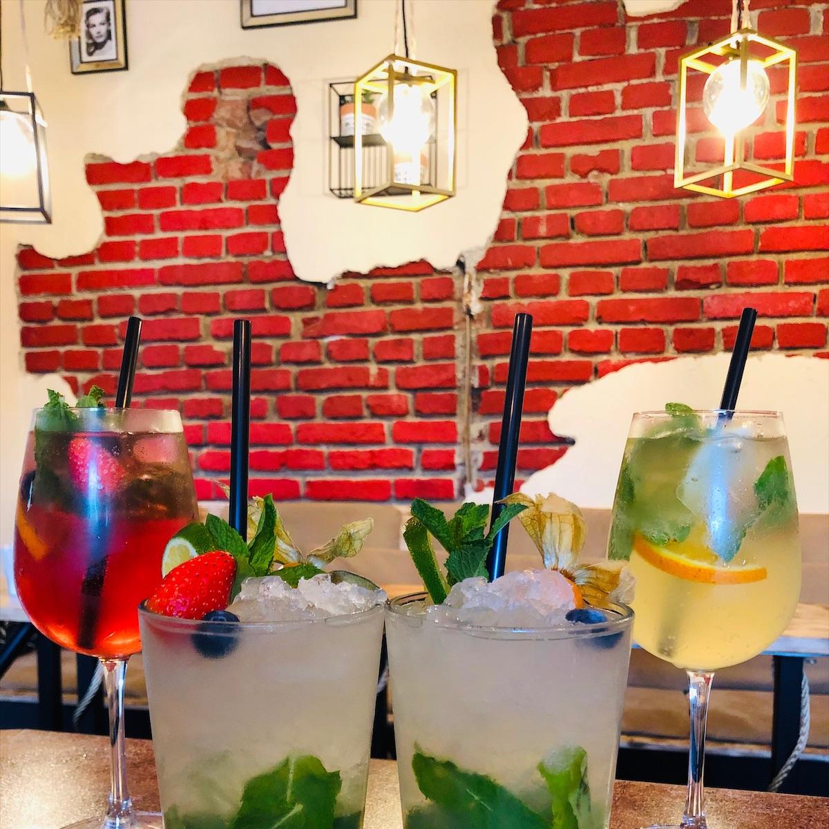 Restaurant "Dejavu Cocktail Lounge" in Ebergassing