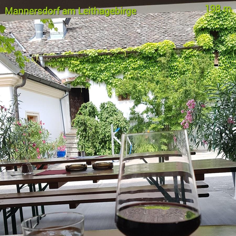 Restaurant "Heuriger im Brunngwölb - Fam Hofschneider" in Mannersdorf am Leithagebirge