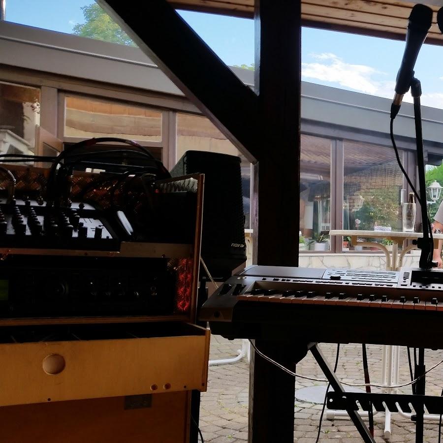 Restaurant "Heurigen Familie Sommerer" in Mannersdorf am Leithagebirge