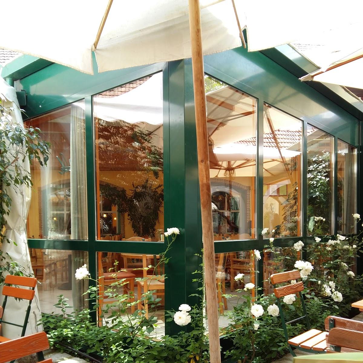 Restaurant "Heuriger Dreimäderlhaus Taschler-Toyfl" in Münchendorf