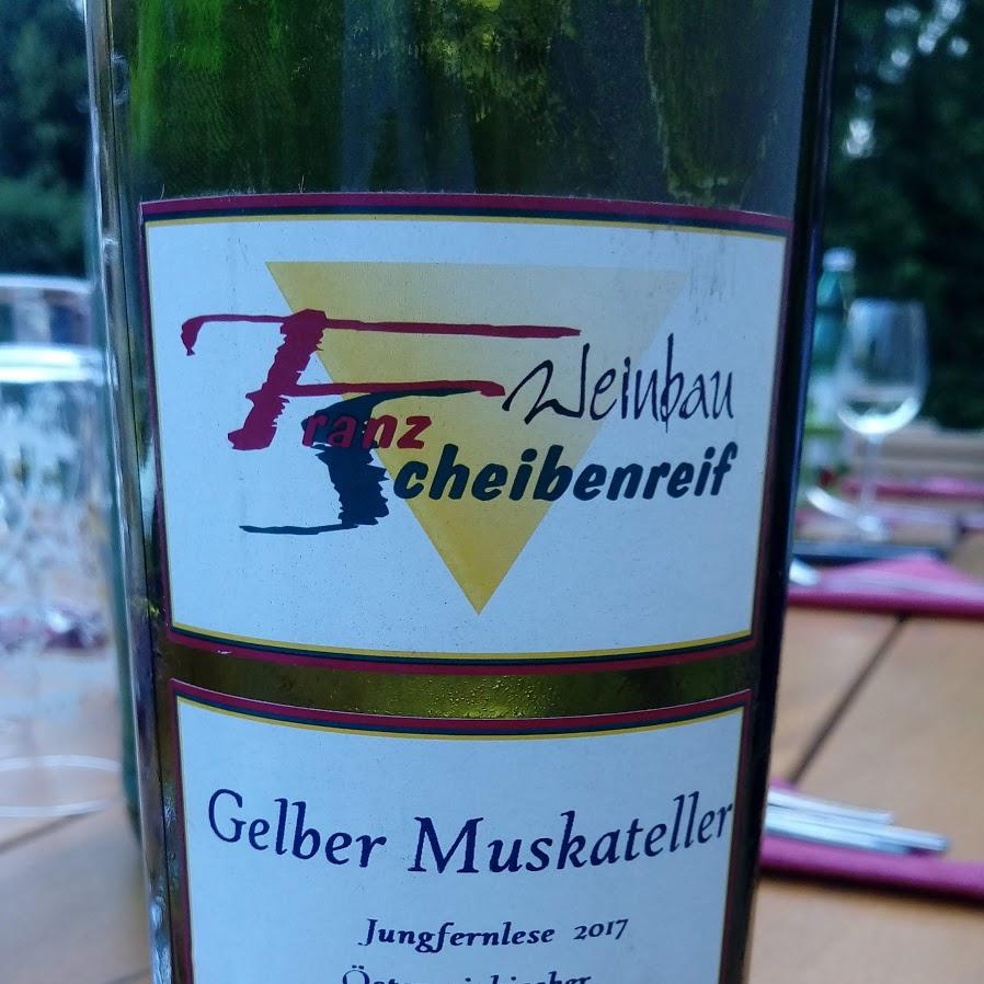 Restaurant "Heurigen Scheibenreif" in Trumau