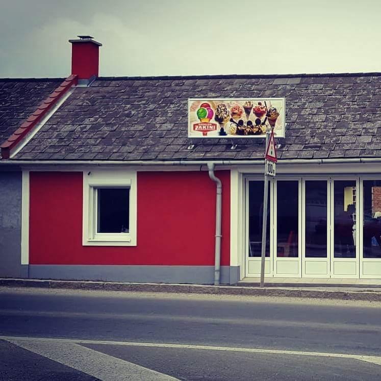Restaurant "Eissalon Zakini" in Oberwaltersdorf