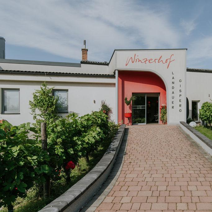 Restaurant "Landauer-Gisperg; Bioweingut" in Tattendorf