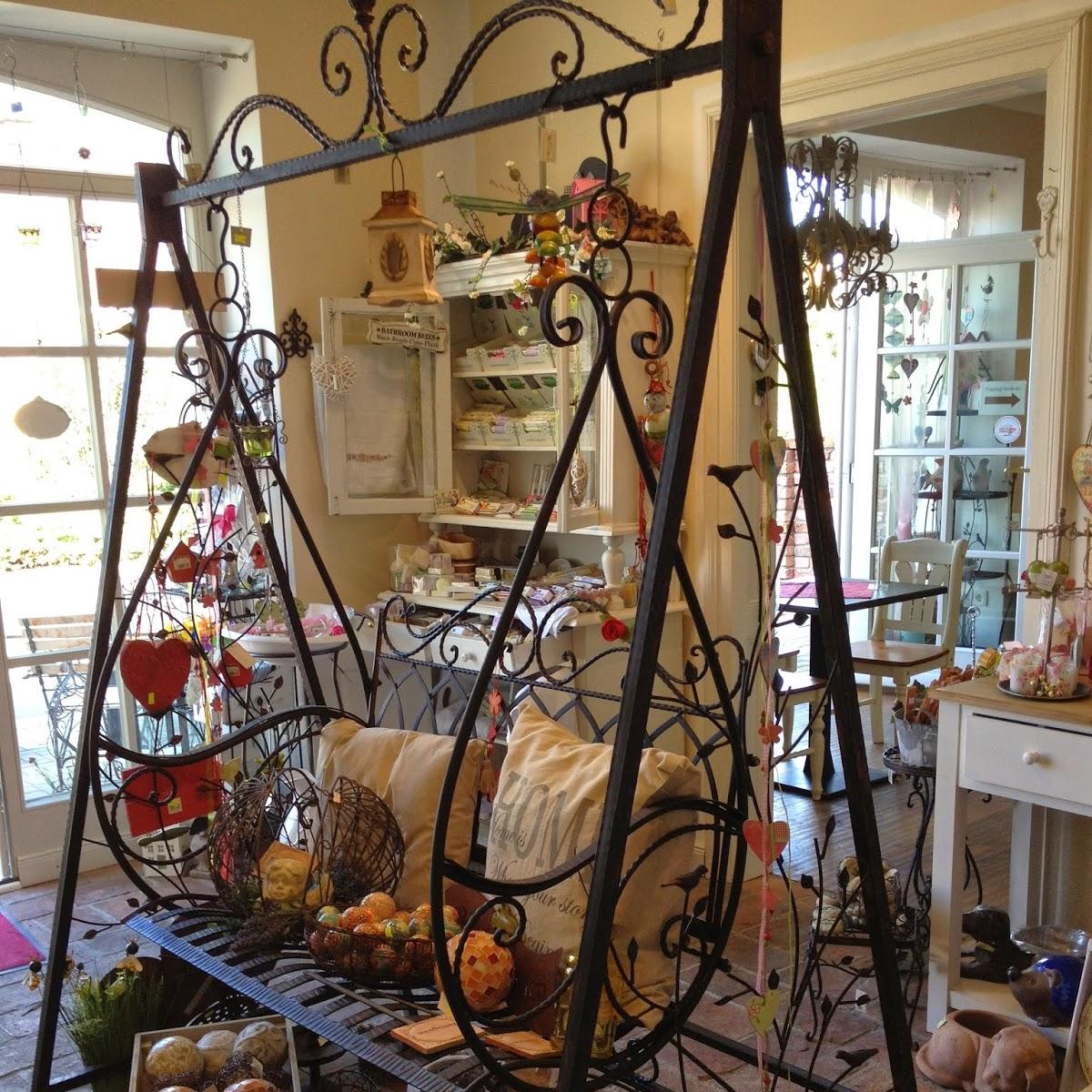 Restaurant "Lille Hus Coffee & Home Wohnen, einrichten und genießen im skandinavischen Landhausstil" in Teesdorf